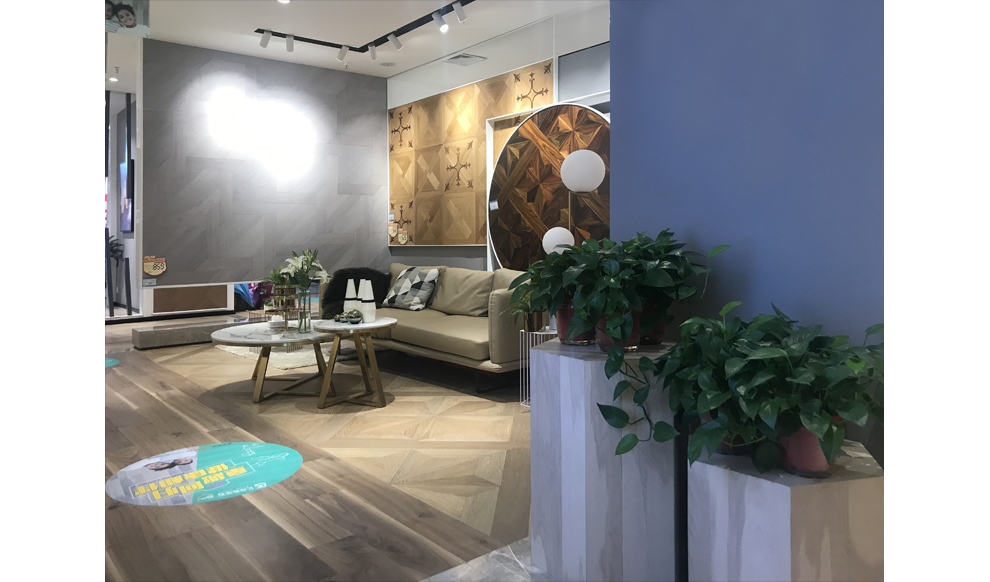 180㎡門店實(shí)景展示1