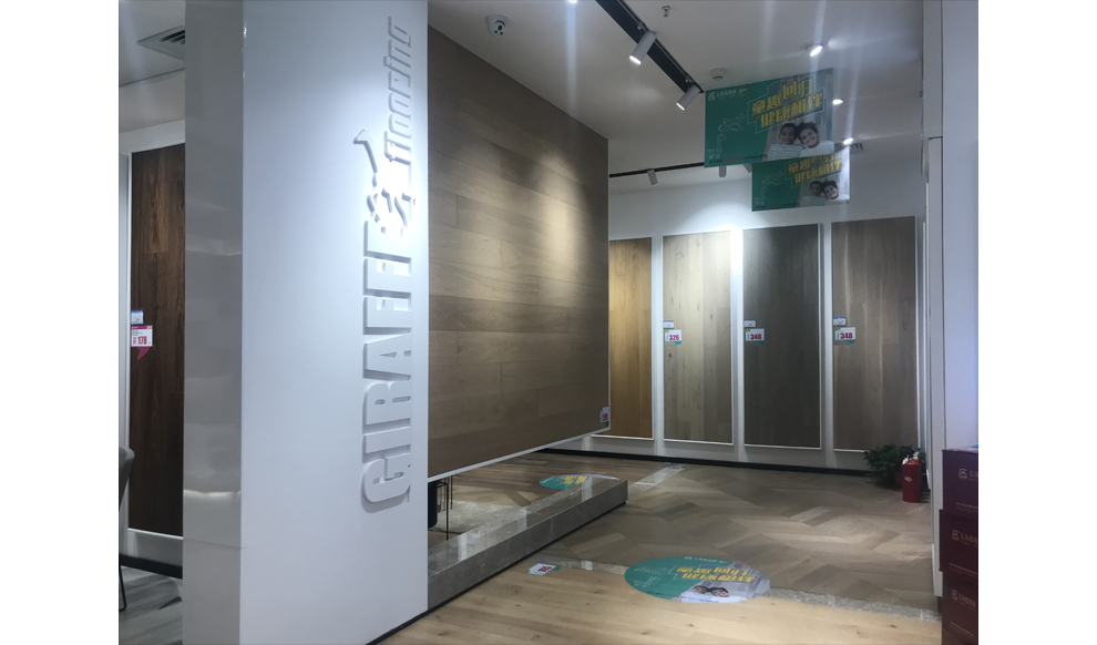 180㎡門店實(shí)景展示1